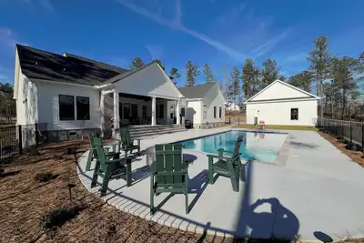 Image de Masters Week Luxury Home  > Pool + Outdoor Living > Sleeps 12 Near Augusta