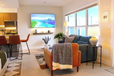 Image de Luxe studio on the beach steps from Hollywood Broadwalk, great location and vibe