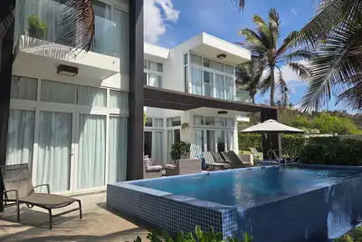 Image de Modern Luxury 3-bedroom villa with Ac on the beach in Mui Ne