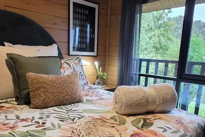 Image de A cosy Daylesford retreat near Lake Daylesford and the town centre, spas nearby.