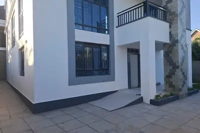 Image de Relax in this Deluxe villa with access to airport, Sgr & Nairobi National Park