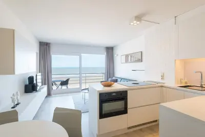 Image de Studio au 4? étage avec vue sur la mer