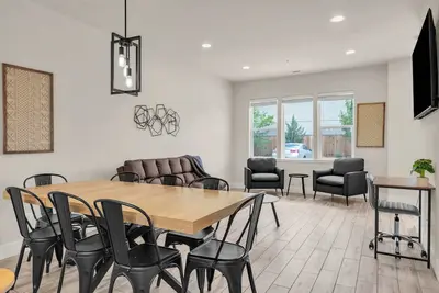 Image de Tranquil Haven|2 Br| 2. 5 Baths|3TVs|Sleeps 7