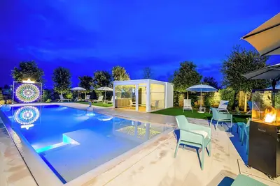 Alternative Resort & Spa Apartments