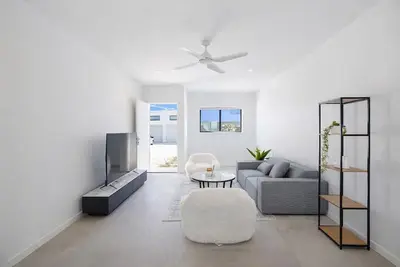 Image de Modern 4br Townhouse Near Transport & Shops