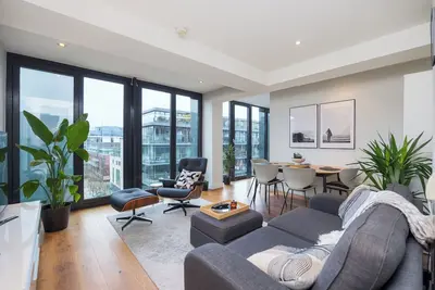 Image de Central 2br in Silicon Docks Near Ifsc & Tech HQs