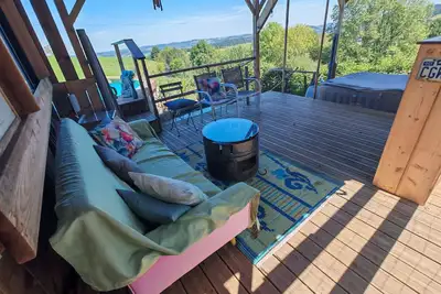 Image de le gite loustaou d'élisa piscine jacuzzi billard babyfoot fête evjf evjg mariage