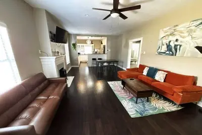 Image de Walkable 4-bedroom house with Ac in vibrant Dallas