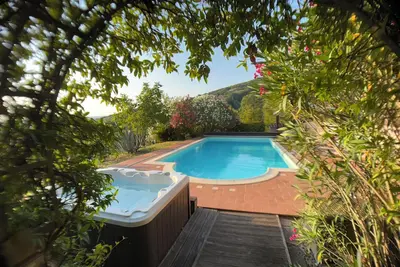 Image de Villa privée 4 chambres avec piscine et jacuzzi en Ombrie
