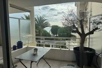Image de Terrasse et piscine à deux pas de la plage