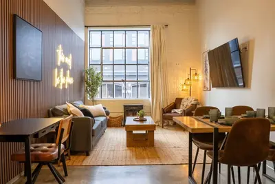 Image de Historic, Coffee Bar, King Bed, Knitting Factory