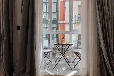 Image de Modern and Luxurious in Historic Old Town