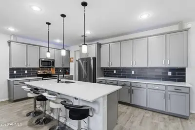 Image de Family home with Rv Garage backs to Recreation Center with Pool and lazy river