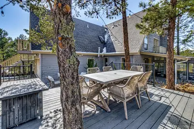 Image de 'The Restful Retreat:' Mtn-View Alto Group Getaway