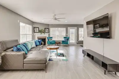 Image de Quiet Suburban Huntsville Home: 8 Mi to Madison!