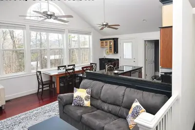 Image de North Conway Gem | Hot Tub, Games & Fireplace