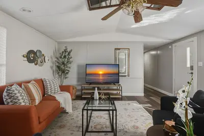 Image de Renovated Country Home on Texas Sports Ranch