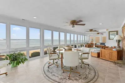 Image de Salt Therapy | Riverfront 4br Peaceful Haven