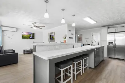 Image de The Red Roof River Cottage - Home in Steinhatchee