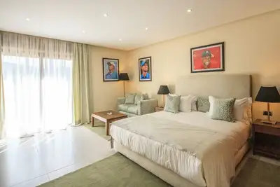 Image de Grande villa de luxe pour événements grands groupe- proche centre ville