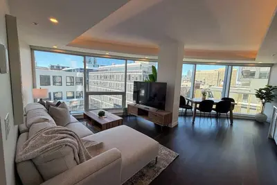 Image de Waterfront, large 2 Br / 2 Bath with 6 appliances