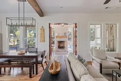 Image de Luxury May River Retreat | Carriage House | Outdoor Kitchen | Walk to Moreland