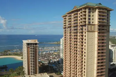 Image de Spring Break Week Special 3/29-4/3! CityView Suite at the Hilton Grand Waikikian