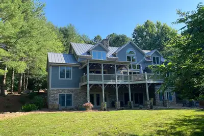 Image de Twin Timbers at the Falls | 2 Luxury Homes, Exclusive Pool, 13br Retreat