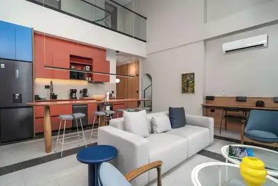 Image de Deluxe Duplex Upscale Granada | 2 Bed/2 Bath | 201