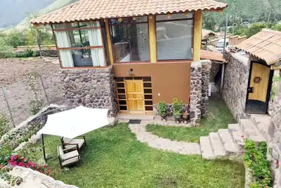 Image de Beautiful home overlooking Arin Waterfall and Mountains, crystal clear creek