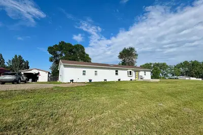 Image de Sunny, Spacious, Peaceful Retreat