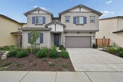 Image de Sleeps ~12, 5 Bedroom 3 Bath Home in Lincoln Ca