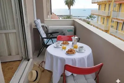 Image de Apartment at the beach with A/C and parking | Ap33