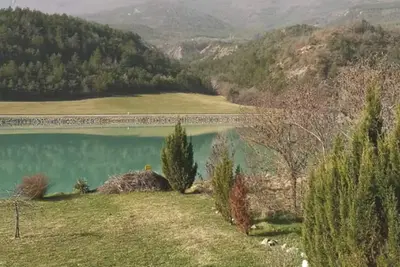 Image de Maison vue sur lac et montagne proche complexe nautique idéale pour les familles