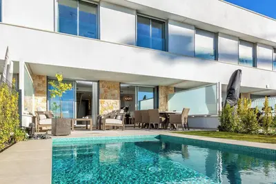 Image de Casa Sol Estepona | Pool - garden - views