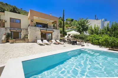 Image de Villa Leon Tsikalaria | Private Pool, Bbq & Yard