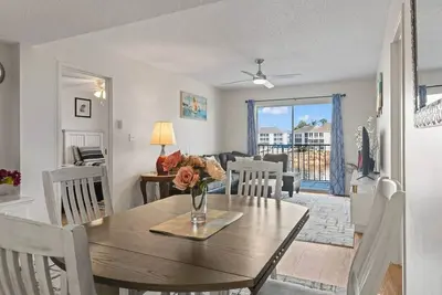 Image de Stunning Waterway Views | Pool, Dock & Boat Launch