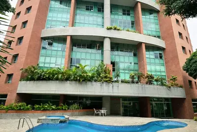 Image de Exclusividad - Hermoso Apt. en El Rosal, Caracas + Piscina & Gym
