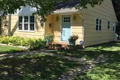 Image de The Cozy Yellow Cottage