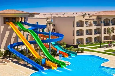 Image de Vast Luxury Suite Overlooking Pool with Direct Swim-Up Access & Waterpark Fun