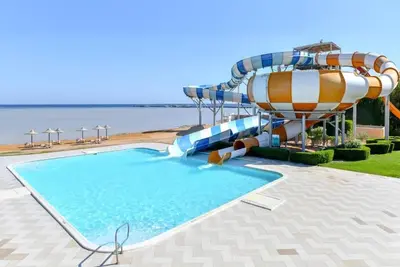 Image de Unforgettable Relaxation Awaits in 3 Rooms Nestled by Silver Sands & Azure Water