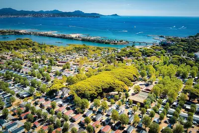 Image de Mobile home camping saint aygulf plage. \ndirecte accès a la plage.