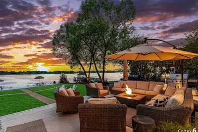 Image de Spacious 5-bedroom house in Cornelius Nc Lake Norman. Pool / hot tub added 2026