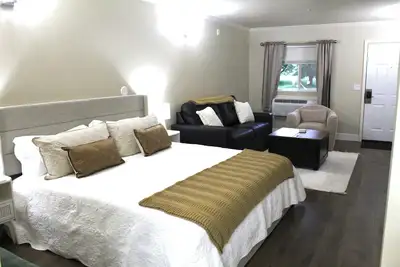 Image de Cozy Studio condo, newly renovated at Shanty Creek.