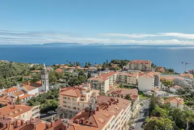 Image de BoLina 2 bedroom apartment located in the historic center of Caniço.
