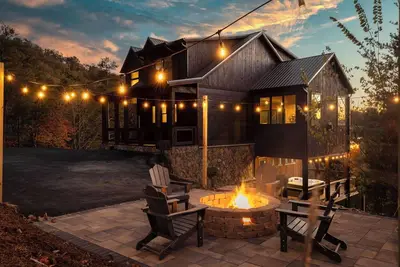 Image de The Grand Sumeru-Luxury Smoky Mountain Retreat with Indoor Pool-Panoramic Views