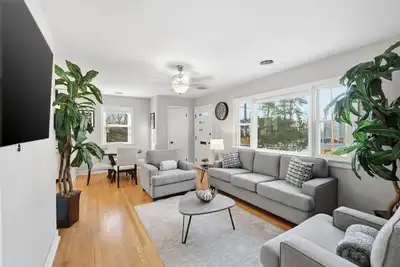 Image de Private, 3br House w Fence Near Scott’s Addition!