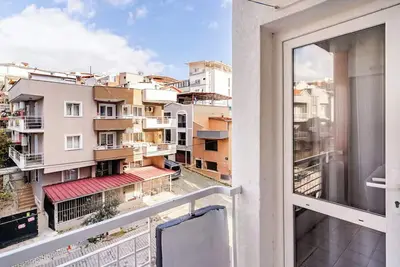 Image de Lovely 3-bedroom apartment with Ac in soothing Izmir neighborhood