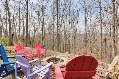 Image de Private Trail & Large Porch! 2-Acre Murphy Retreat