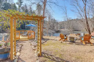 Image de Riverfront, Hot Tub! Coosawattee River Resort Home